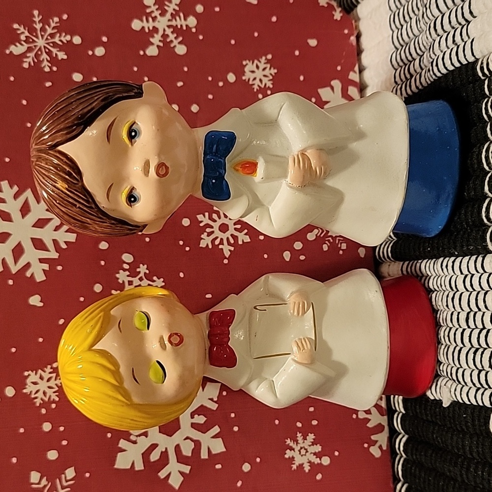 Vintage / Christmas Carolers / Made in Japan/ Chalkware/gift. SET OF 2